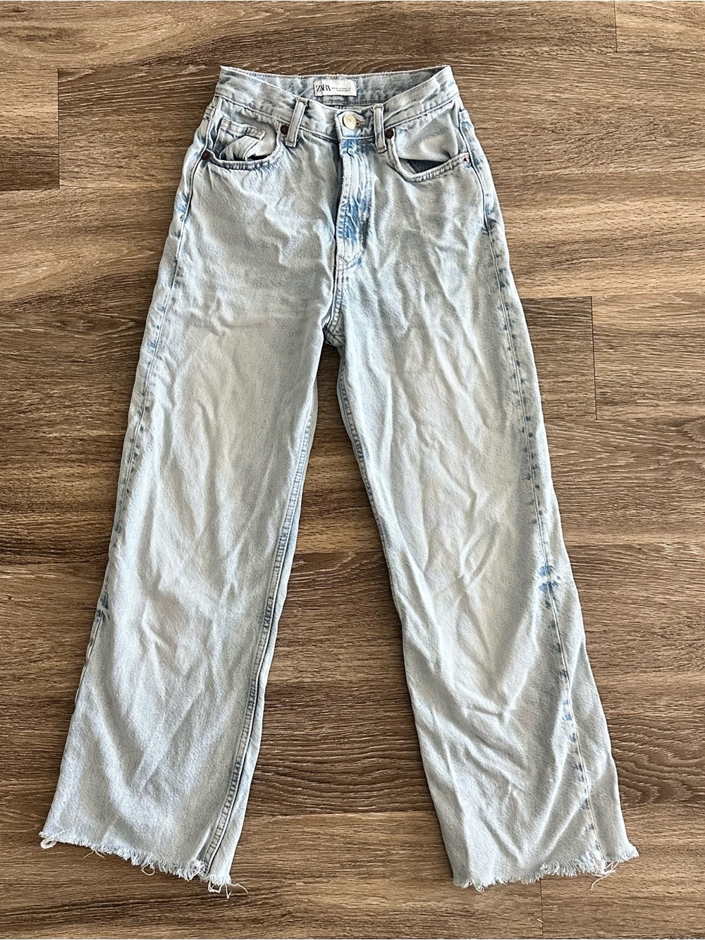 Zara High Rise Wide Leg Jeans Light Blue Zipper Closure Raw Hem Size 0
